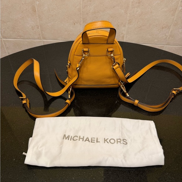 Mini Michael Kors Rhea backpack. - Picture 5 of 13